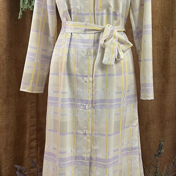 Reclaimed Vintage midi shirt dress in logo check print - Picture 4 of 8
